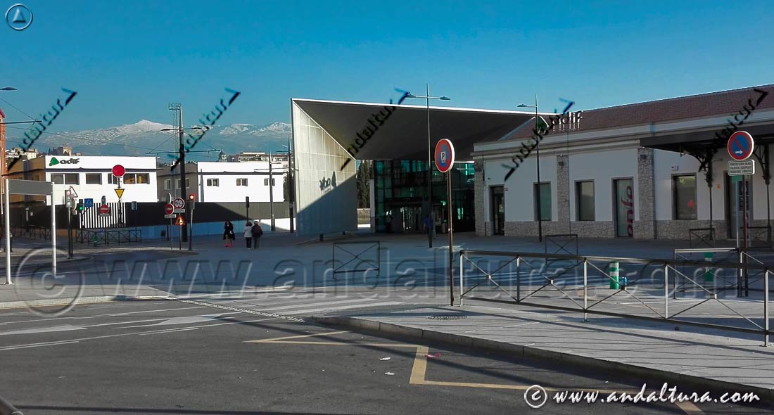 Estación AVE de Granada y el Veleta al Fondo