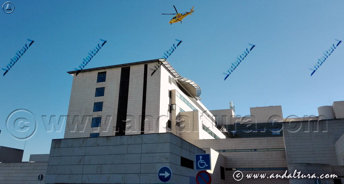 Helicóptero aterrizando en el PTS de Granada