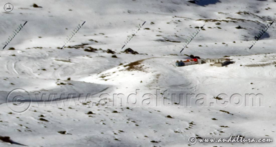 Módulos del rodaje de la película "Sociedad de la Nieve" en el Parque Nacional de Sierra Nevada - Área Laguna de las Yeguas