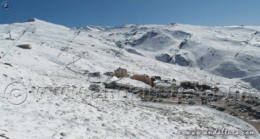 Parking de los Peñones, el mas alto de Pradollano, del Valle de Monachil y de la Estación de Esquí Sierra Nevada