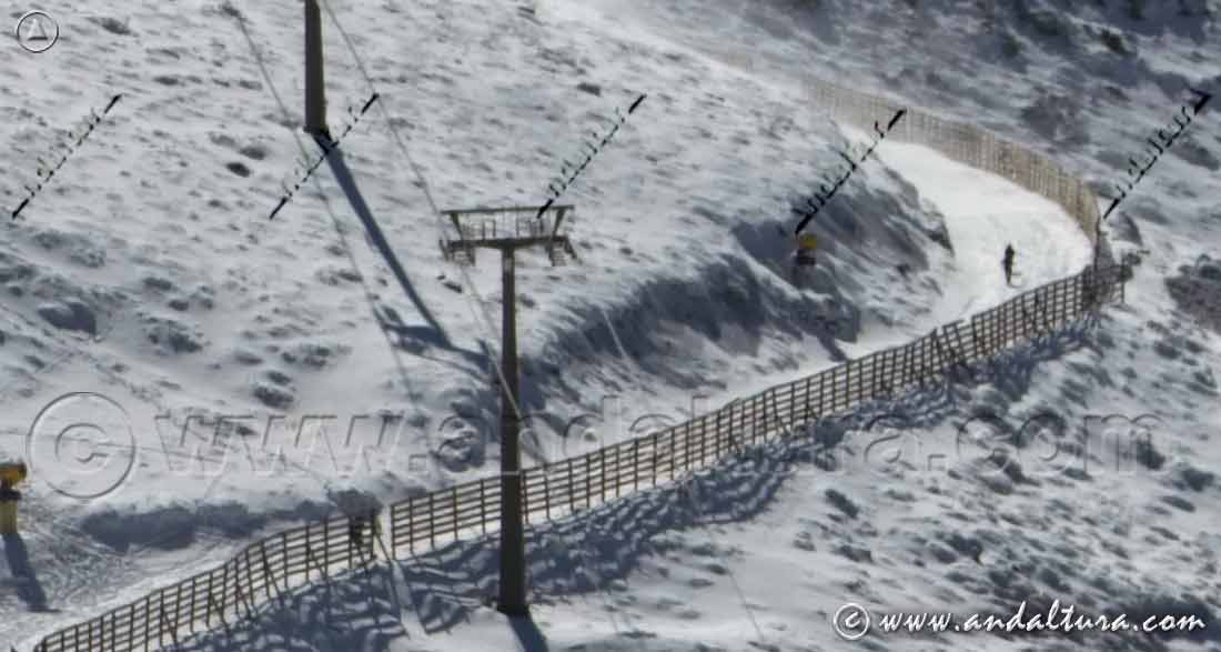 Pista Puerta Elvira en la Estación de Esquí Sierra Nevada - Área Cauchiles - Parador