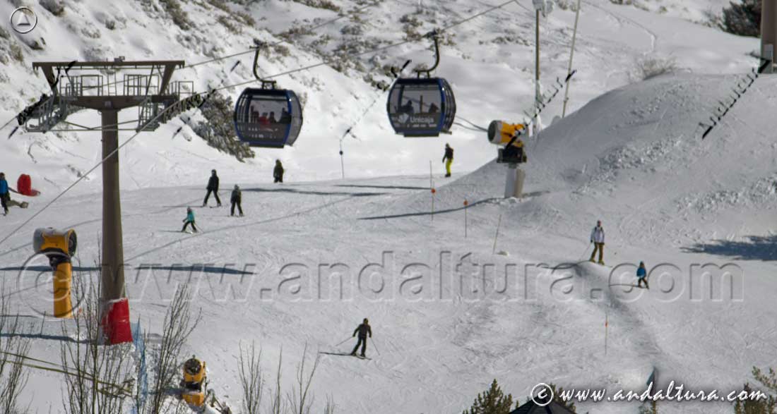 Telecabina Al-Ándalus y pistas El Río y Ramal de Jara hacia el Telesilla Antonio Jara