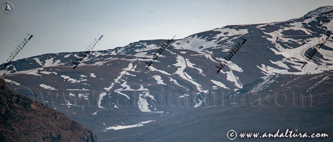 Pistas del Área Cauchiles - Parador el 5 de enero de 2025 de la Estación de Esquí Sierra Nevada desde Granada
