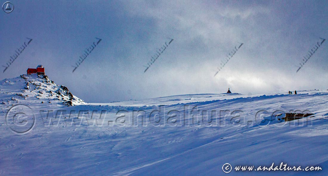 Actividades invernales en la Estación de Esquí Sierra Nevada, el Observatorio Mojón del Trigo y Monumento de la Virgen de las Nieves