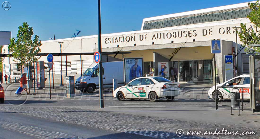 Taxis en la Estación de Autobuses de Granada, salida y llegada de los autobuses desde Granada a Sierra Nevada