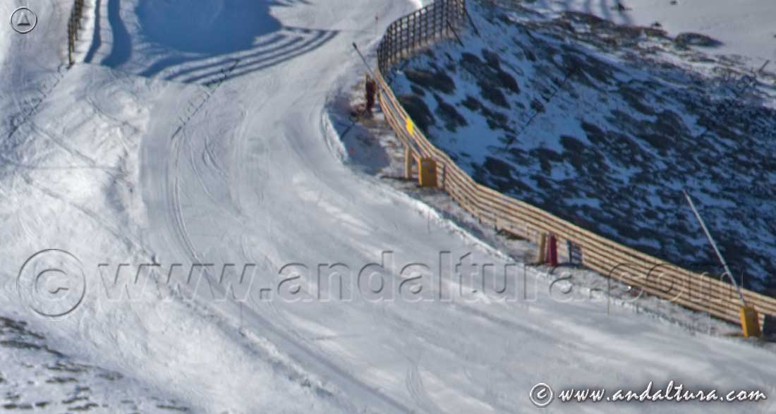Caññones de nieve de última generacíon en la Estación de Esquí Sierra Nevada - Pista Loma Dílar