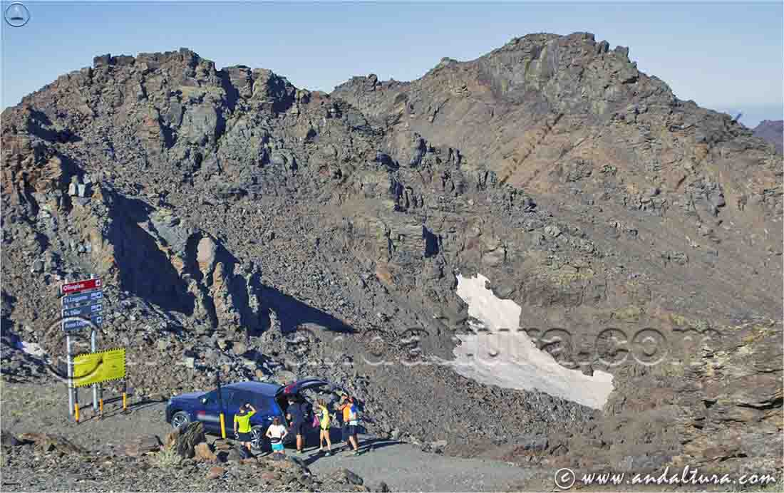 Deportistas de élite en el Collado de la Carihuela - Sierra Nevada