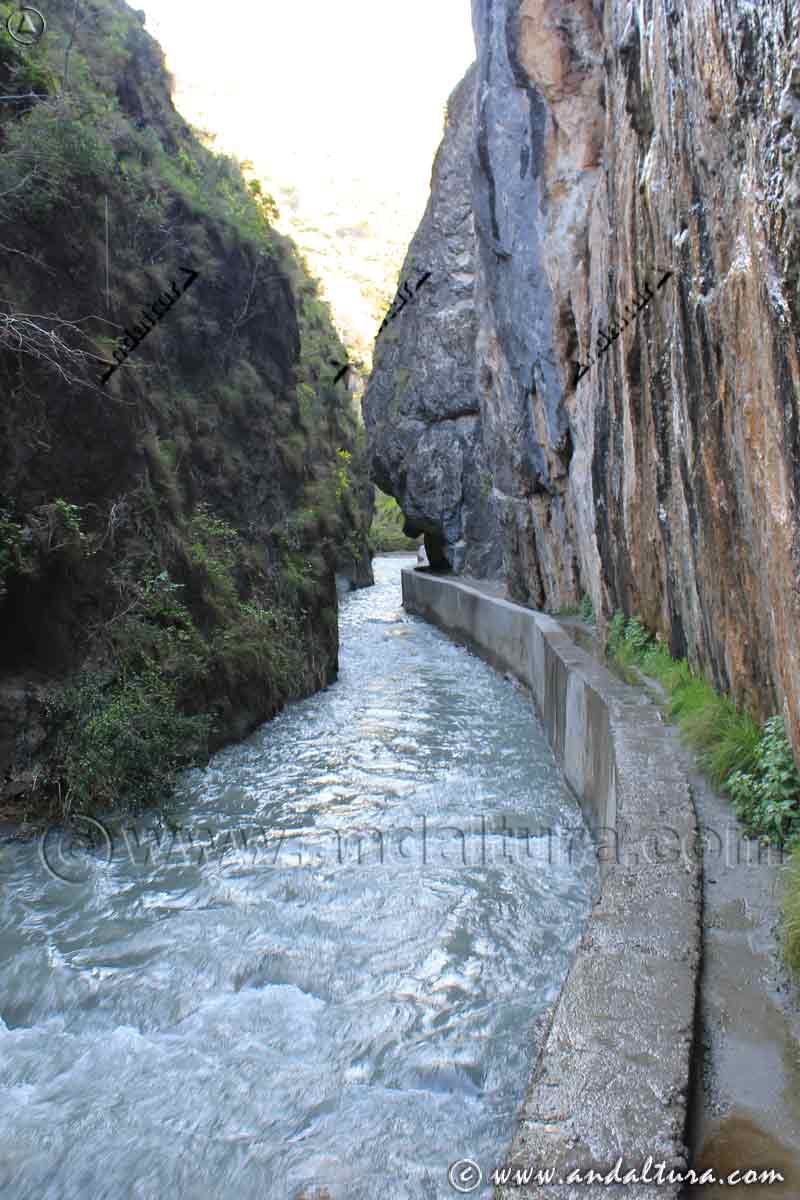 Ruta de Senderismo por los Cahorros de Monachil