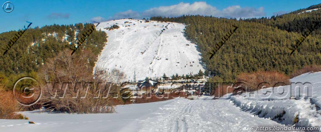 Puerto de la Ragua, Albergue, Aparcamiento y cortafuegos bajo el Morroncillo de Fuente Fría en invierno