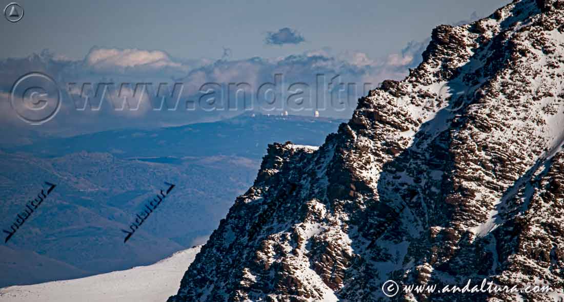 Puntal del Goterón, a los lejos el Calar Alto y la Tetica de Bacares