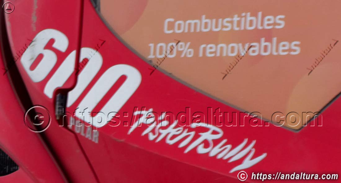 Pegatinas en las pisanieves con combustible 100% renovables en Sierra Nevada