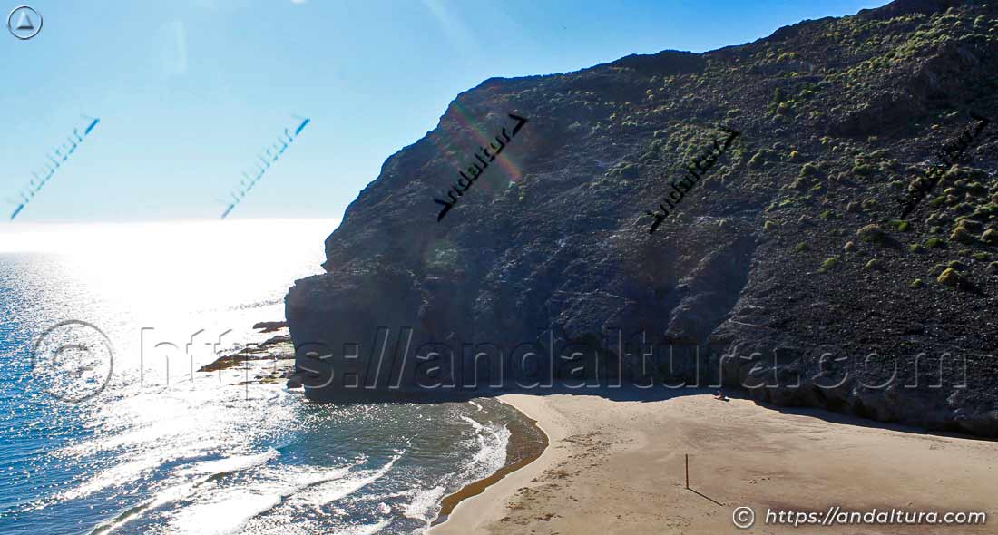 Punta rocosa entre Cala Príncipe y Cala Chica del Barronal