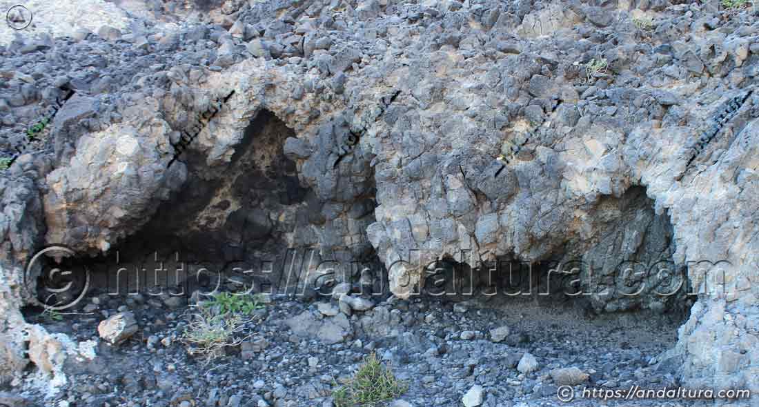 Texturas de las rocas volcánicas de Cala Príncipe