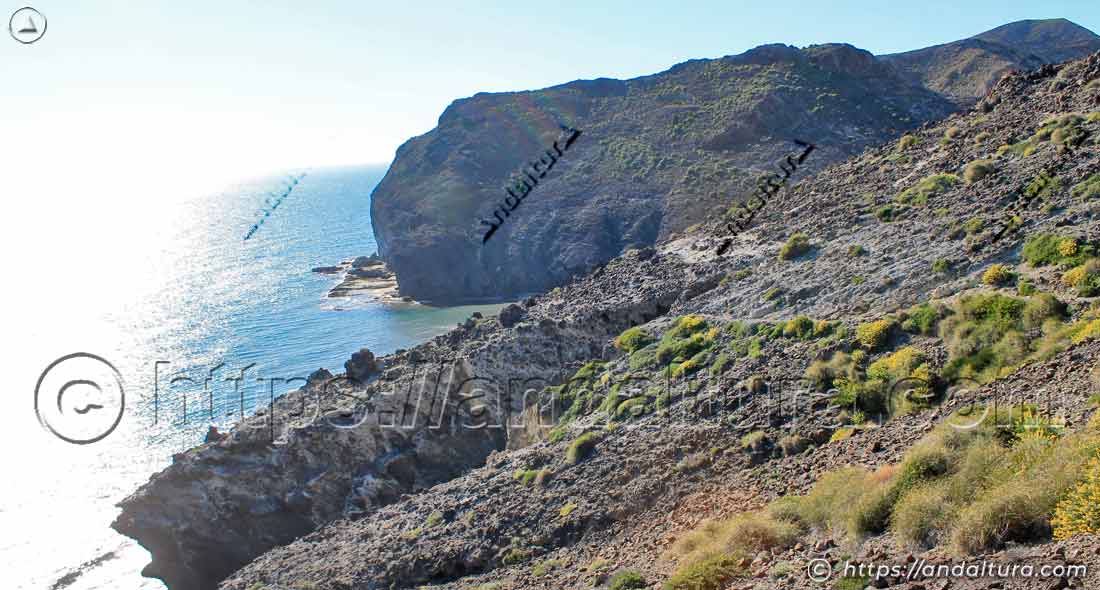 Vereda de acceso a Cala Príncipe desde el Barronal